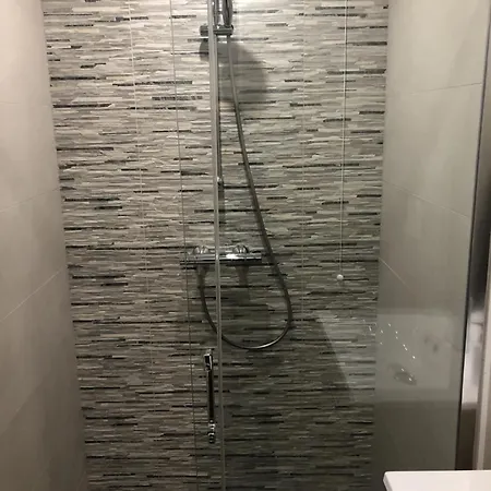 Super F4 Avec Parentale Apartmán *